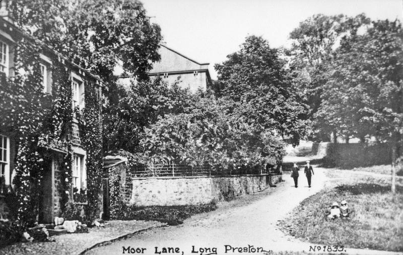 Cromwell House C 1900.JPG - West End farm and Cromwell House. in 1900 or 1911.